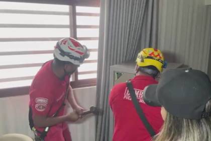 Hallan caja fuerte tras una puerta secreta dentro de una casa; se indagan vínculos con Mariaca