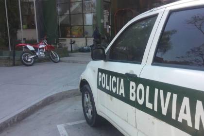 Joven madre lucha por su vida tras ser atacada con alcohol y fuego por su pareja 