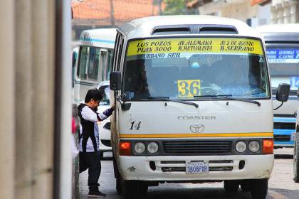 Pasaje en Santa Cruz: ¿Decisión de la Justicia resuelve el pedido de alza de tarifas de micros? 