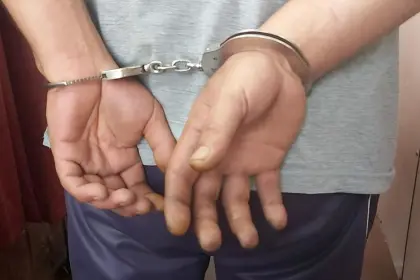 Aprehenden a un chofer por intentar sobornar con Bs 10 a un policía tras cometer una infracción