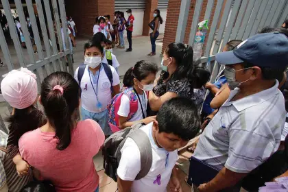 “Había otras formas de proteger a los niños”: Padres cuestionan ampliación de las vacaciones en Santa Cruz