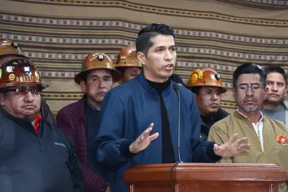 Andrónico critica a Arce, dice que Evo se equivocó y hace un llamado a la unidad