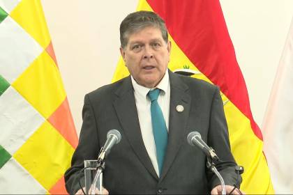 Ministro Blanco sobre decreto de diésel: “Lo único que estamos haciendo es sincerar el precio”