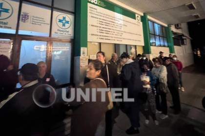 Se suspende la atención en hospitales cruceños hasta el jueves por un paro de trabajadores