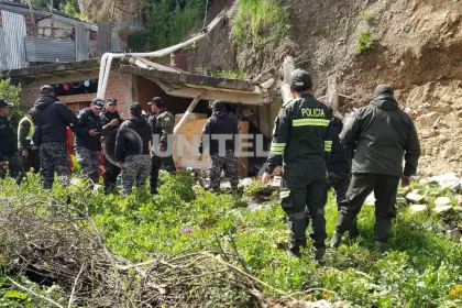 La Paz: Un talud cae sobre una vivienda en Chasquipampa y sepulta a una persona