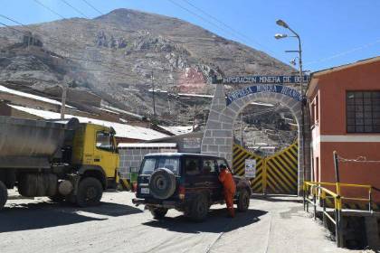 Muerte en Huanuni: Víctimas retornaban de enfrentamiento con jukus antes de caer en una bocamina, dice un jefe militar