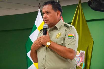Alejandro Basto es posesionado como nuevo comandante de la Policía Boliviana