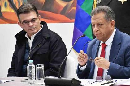 Ministro de Gobierno: “Hay una serie de amenazas contra la familia presidencial”