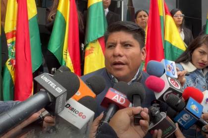 “Económicamente, nos asfixian casi al 100%”, dice Loza sobre el decreto que fija nuevo precio del diésel