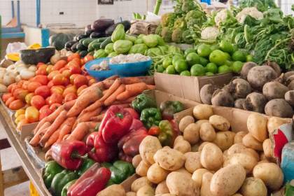 Verduras se encarecen en el eje central mientras que el huevo y el queso presentan una baja en mercados cruceños