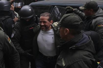 Camacho vuelve a Santa Cruz y puede buscar la reelección, señalan desde Creemos