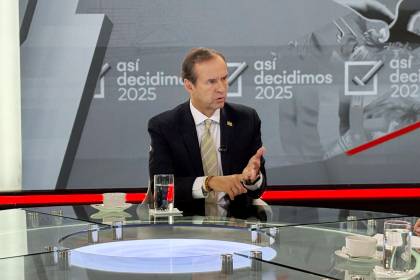 Tuto propone referendo en las subnacionales sobre cambios en la Constitución
