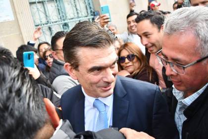 Rodrigo Paz ingresa a Palacio de Gobierno para reunirse con Luis Arce