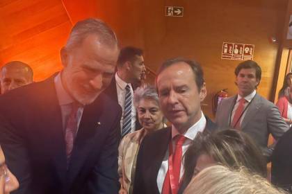 Tuto Quiroga participa junto al Rey de España del diálogo anual de políticas públicas del Club de Madrid