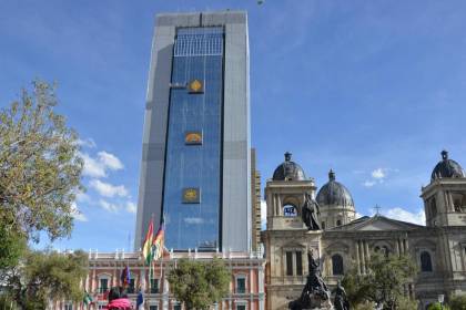 Ministerio de Trabajo instruye tolerancia para servidores públicos de La Paz por el paro del transporte