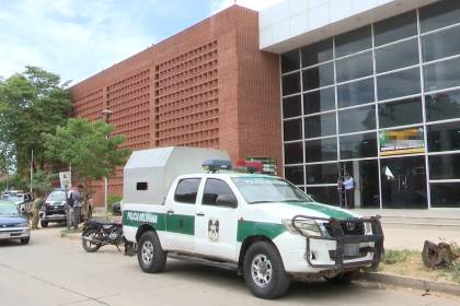 Hallan sin vida a un hombre dentro de un vehículo en la zona sur de Santa Cruz