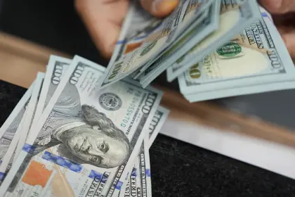 Bloomberg: Tras primera vuelta, repunta el valor de los bonos bolivianos en dólares