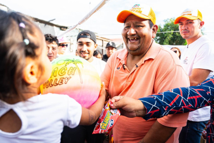 Subnacionales: Alfredo Solares hace campaña llevando atención médica a los barrios