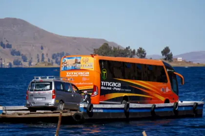 Sube el pasaje a Copacabana tras eliminación de la subvención a los carburantes, reportan empresas de transporte 