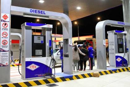 Gobierno responde con apertura del diálogo al plazo del transporte libre, pero descarta abrogación del DS 5676