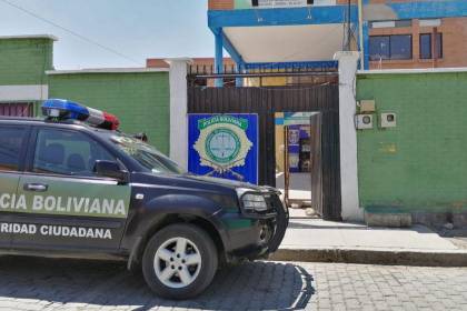 El Alto: Tres hombres y una mujer son acusados de cogotear a pasajeros que subían a minibús 