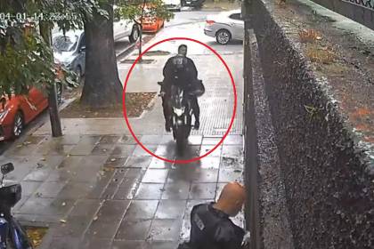 Repartidor balea a un ladrón que quiso robarle y que fue abandonado por sus cómplices