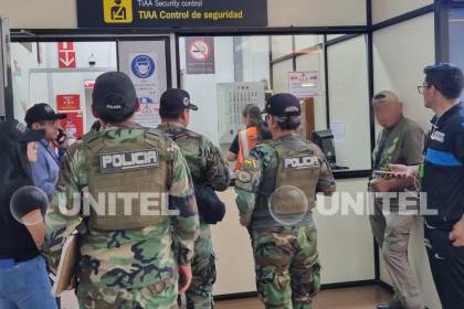 Intervienen oficinas en el aeropuerto de Cochabamba tras detección de droga en un vuelo que hizo escala en Viru Viru