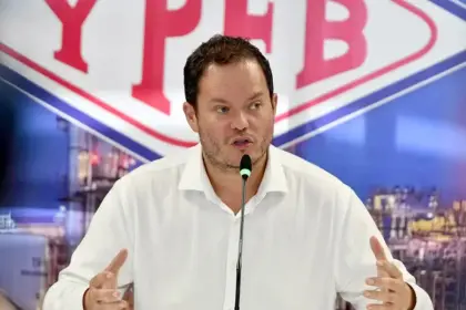 Ministro de Gobierno dice que Dorgathen “fugó” y sospecha por fotografías que está en Brasil