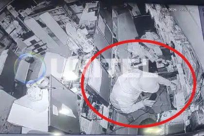 Delincuentes roban $us 100.000 en celulares y tablets de una céntrica tienda en Cochabamba 