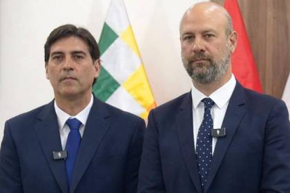 Gobierno anuncia la destitución del gerente de BoA, Eduardo Valdivia