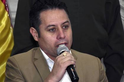 Lara denuncia que hay jefes policiales de la Felcn con procesos abiertos por narcotráfico