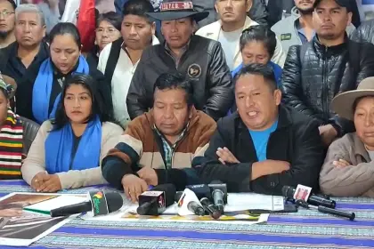 Evistas se convocan en Lauca Ñ para decidir medidas de presión para impulsar candidatura de Morales