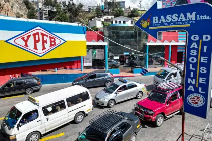 “Gasolina y diésel ya tenemos”, dice Paz que advierte a YPFB y distribuidores con procesos si no se cumple abastecimiento