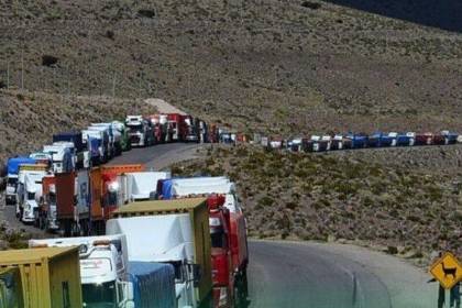 “La COB no nos representa”, dice el transporte pesado y denuncia que son más de 5.000 camiones varados por bloqueos