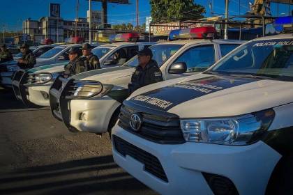 Policía despliega efectivos en puentes y rutas de Cochabamba ante el anuncio de una marcha evista