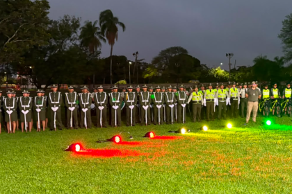 Civismo y amor por la tricolor: El homenaje de la Policía por los 201 años de la Independencia de Bolivia