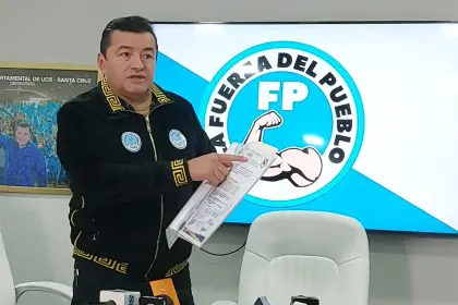 Jhonny anuncia sustitución de candidatos, incluso la de su acompañante de fórmula