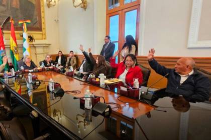 Concejo paceño bloqueado: Los opositores insisten con su directiva; Dockweiler denuncia “ambiciones personales” 