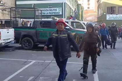 Fiscalía otorga libertad pura y simple a 12 dirigentes fabriles tras toma del Ministerio de Trabajo
