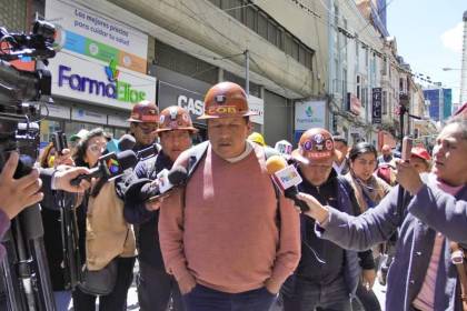 COB se retira del diálogo convocado por el Gobierno para buscar consensos en torno al decreto 5503