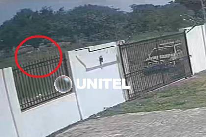 Video: Cámara capta a sicarios abandonando el vehículo robado tras doble asesinato