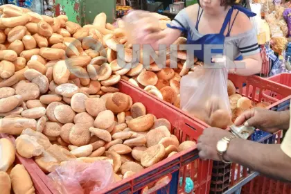Tras alza del precio del pan en Santa Cruz, alcalde advierte con “decomisos, sanciones y clausura de puestos”