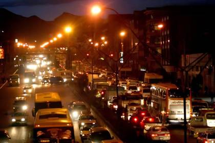 Diputados debaten préstamo de $us 30 millones para cambiar luminarias por tecnología led en ocho municipios
