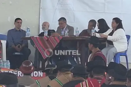 Ministros reinstalan diálogo con el COB por el decreto 5503 en El Alto