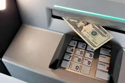BCB: Tipo de cambio oficial del dólar se publicará cada día a las 20:00