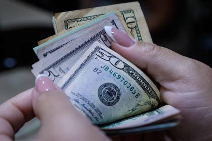 BCB: Dólar oficial registra su cuarta baja consecutiva y se cotizará en Bs 11,86 hasta el lunes