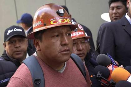 Gobierno deja en manos de la justicia la situación de Argollo, pero advierte que la Policía tiene orden de aprehenderlo