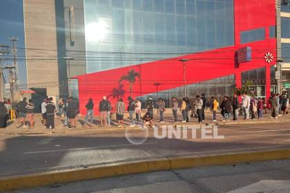 Reportan largas filas en el Segip a pocas horas de la jornada de votación