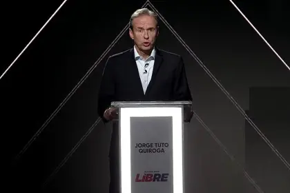 Traer dólares, abastecimiento de combustibles y contener la inflación, las tareas inmediatas que plantea Tuto