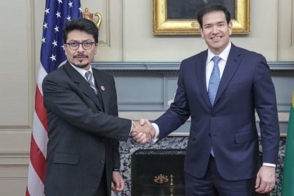EEUU destaca relación con su “amiga Bolivia” y respalda avances en reformas promercado